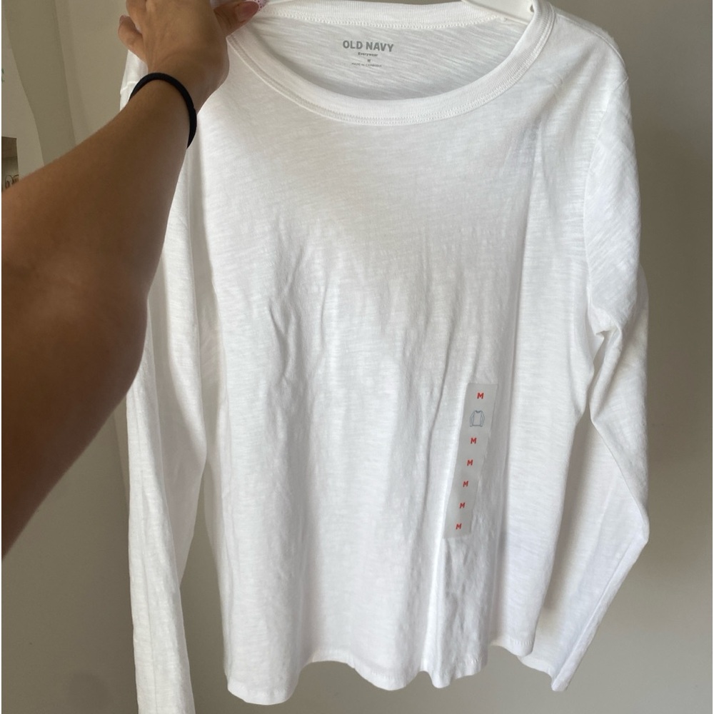 Old navy white long sleeve never worn before